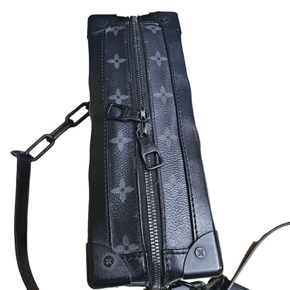 Louis Vuitton soft trunk crossbody - Picture 3 of 16